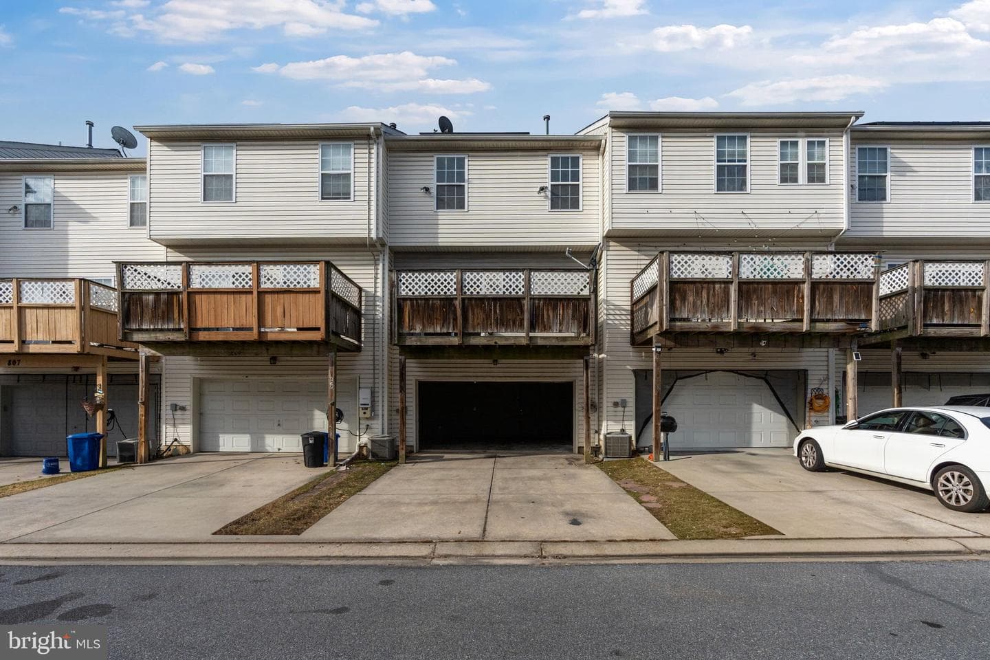 811 Middle River Road photo 45