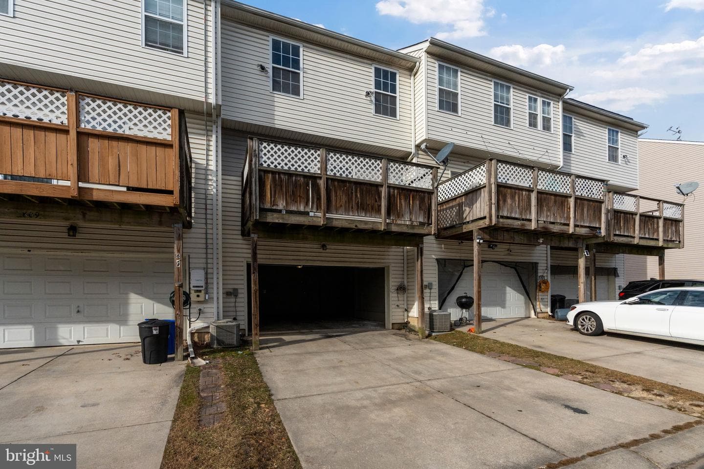 811 Middle River Road photo 47