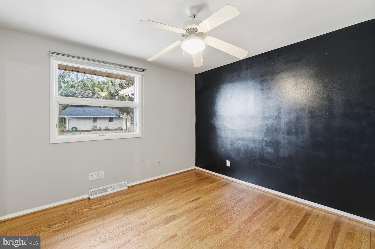 8 Peachtree Court photo 39