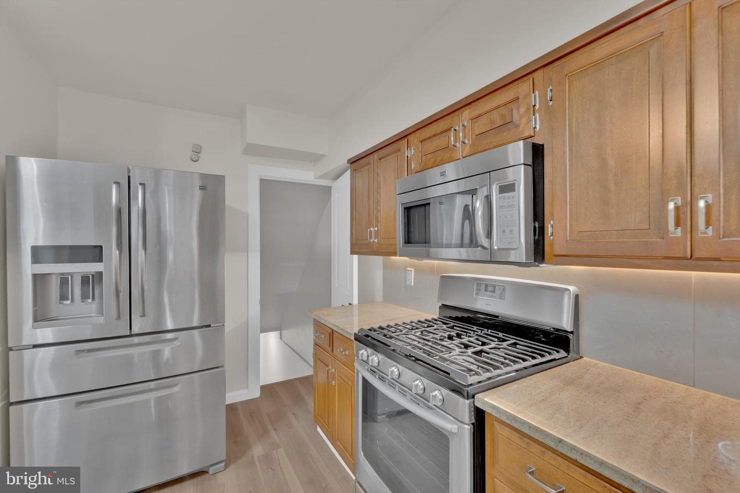 2725 Kirkleigh Road photo 17