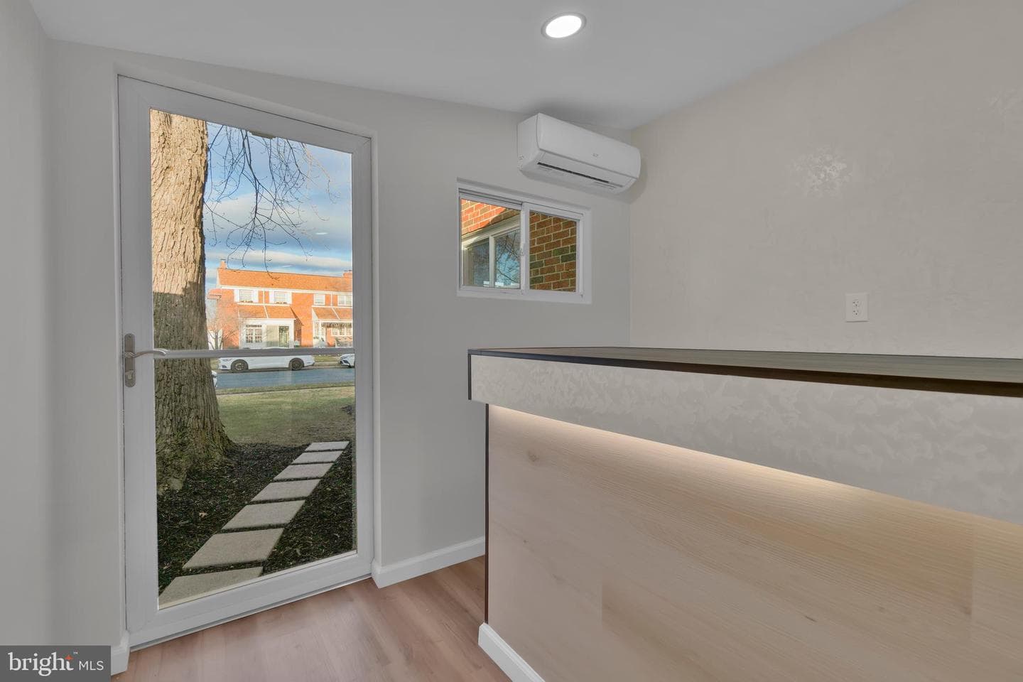 2725 Kirkleigh Road photo 25