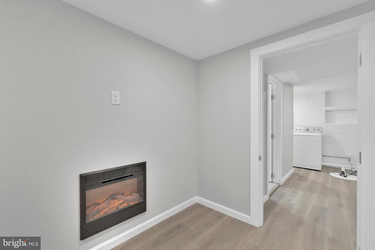 2725 Kirkleigh Road photo 29