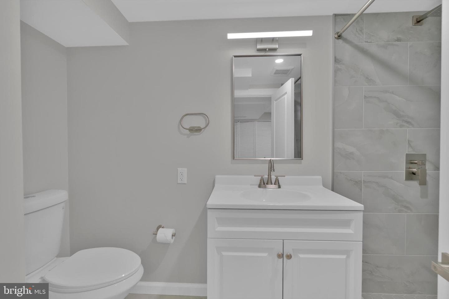 2725 Kirkleigh Road photo 30