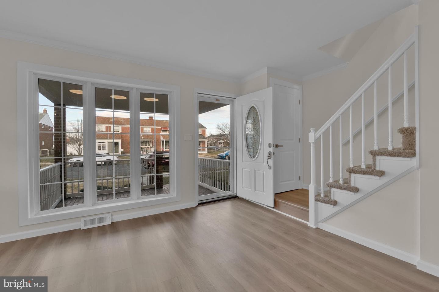 2725 Kirkleigh Road photo 5