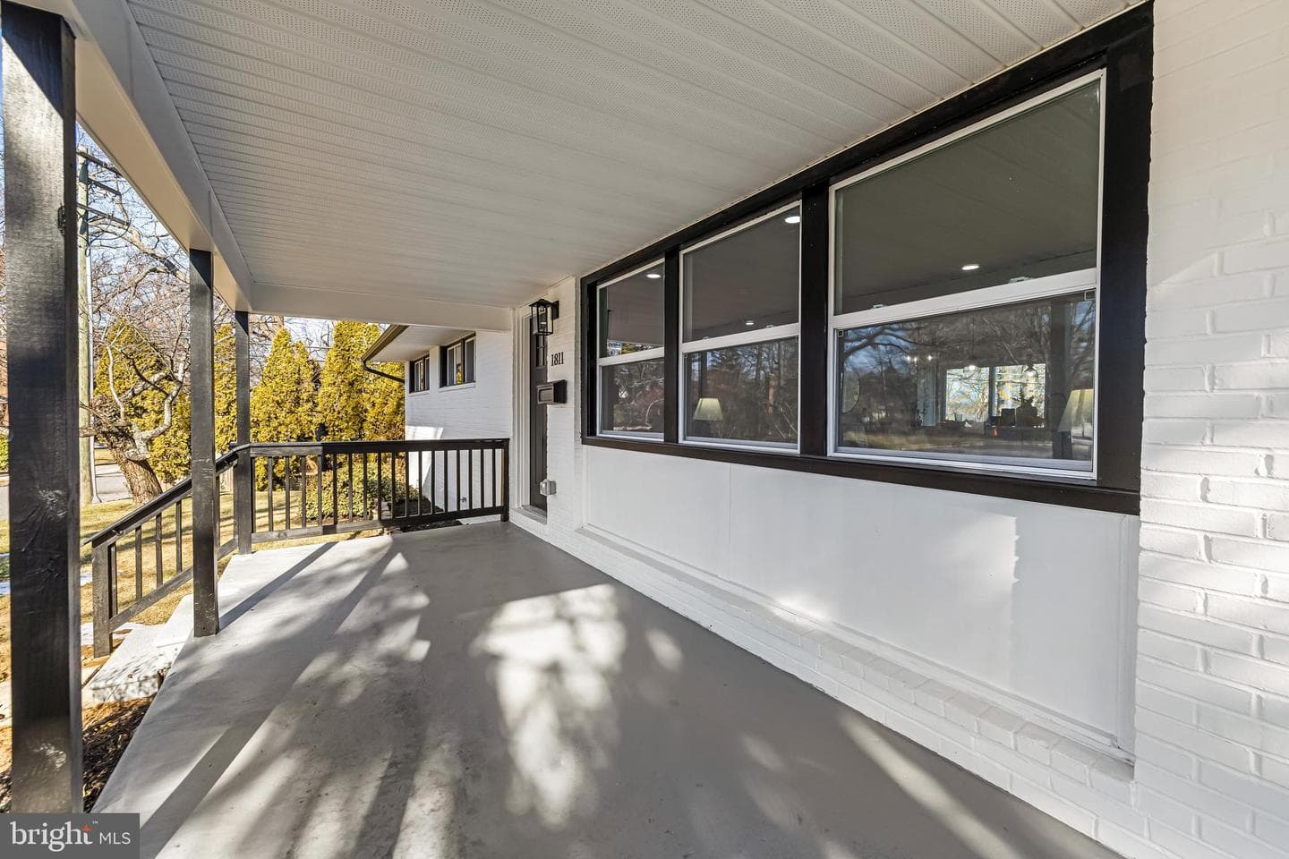 1811 Vista Lane photo 3