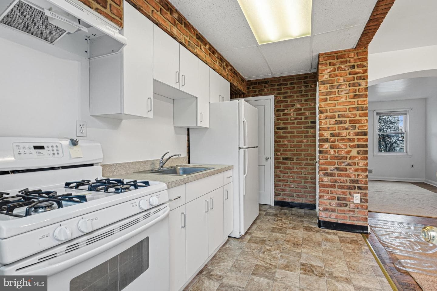 7107 Baltimore Street photo 10