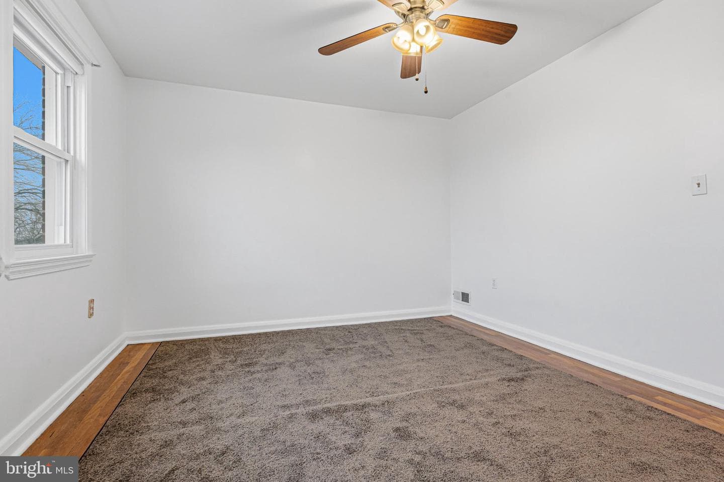7107 Baltimore Street photo 17
