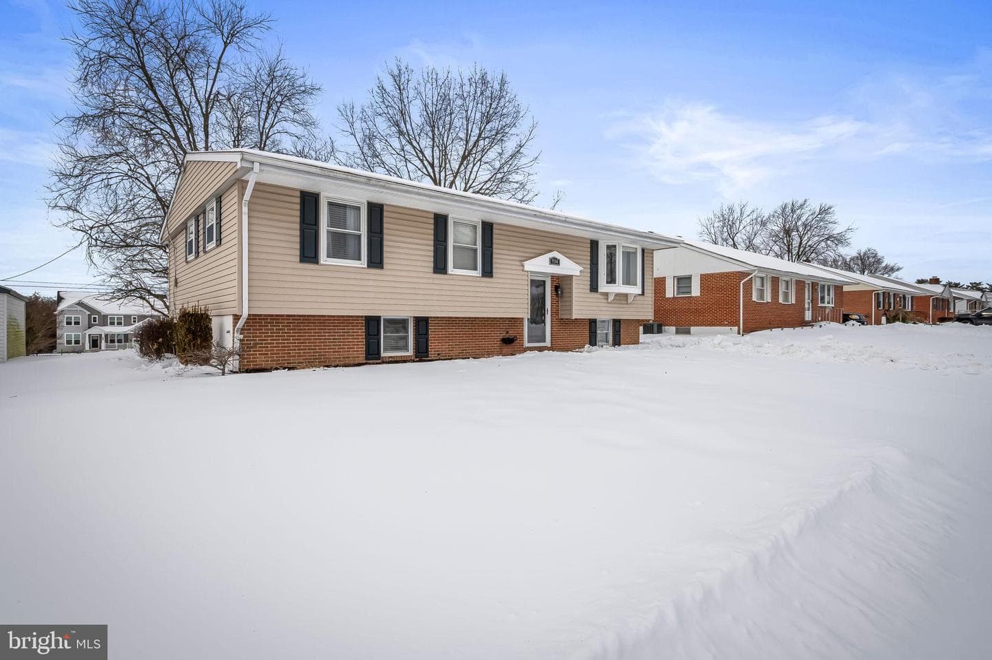 9514 Holiday Manor Road photo 3