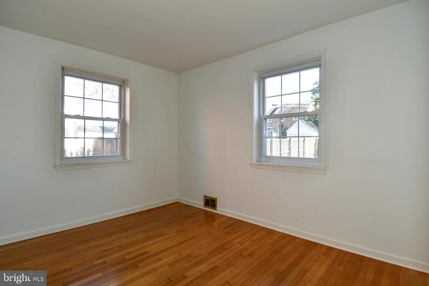 7907 Oakdale Avenue photo 19