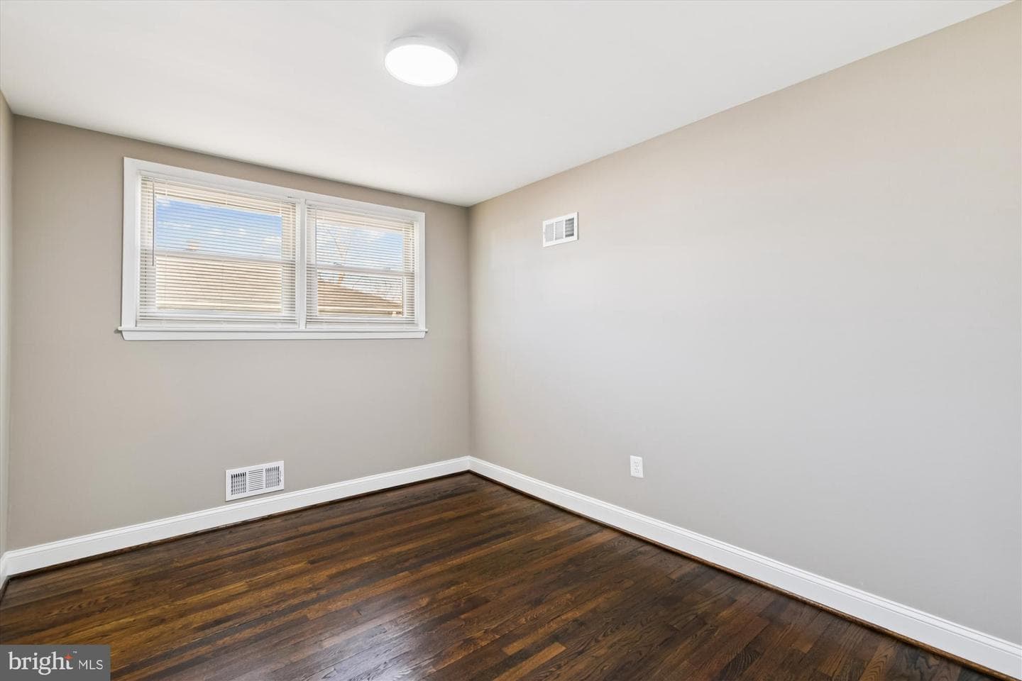 3542 Lynne Haven Drive photo 13