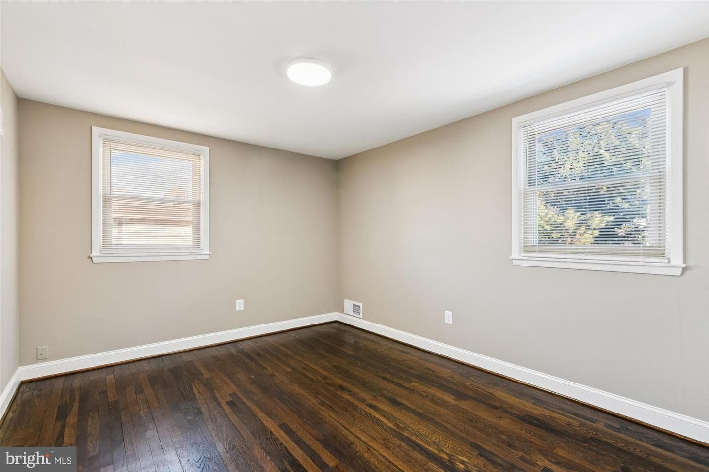 3542 Lynne Haven Drive photo 16