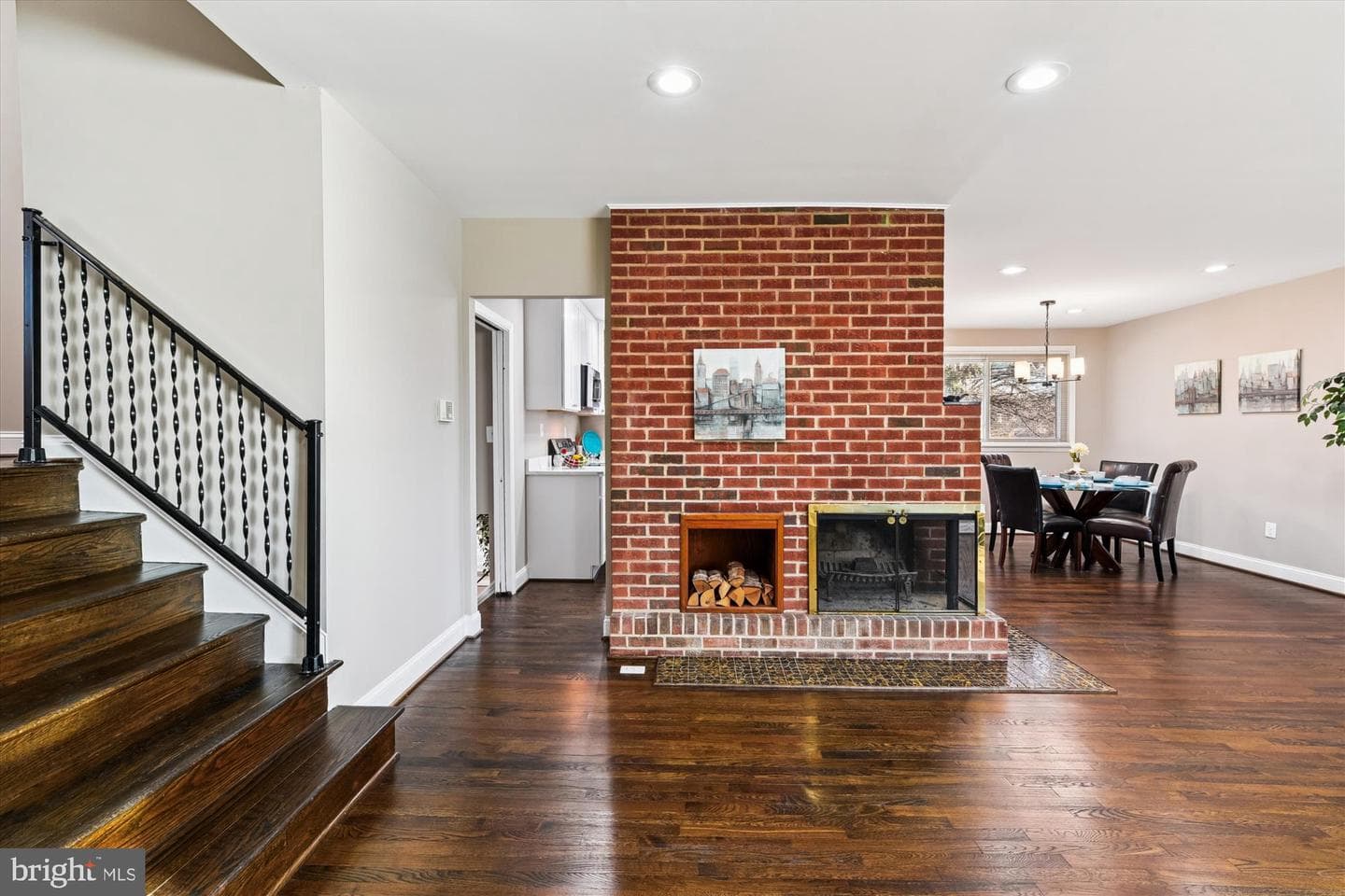3542 Lynne Haven Drive photo 2