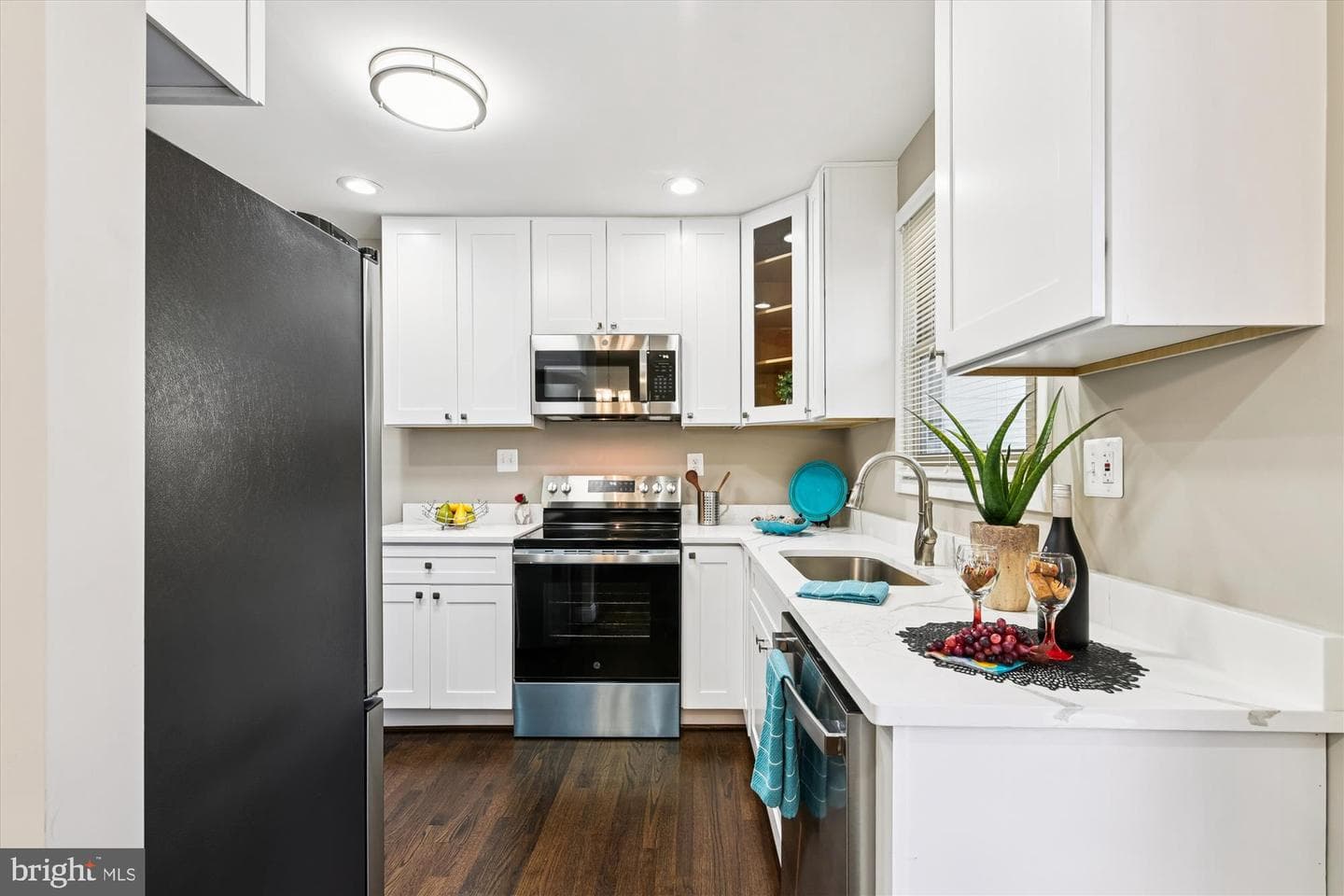 3542 Lynne Haven Drive photo 8