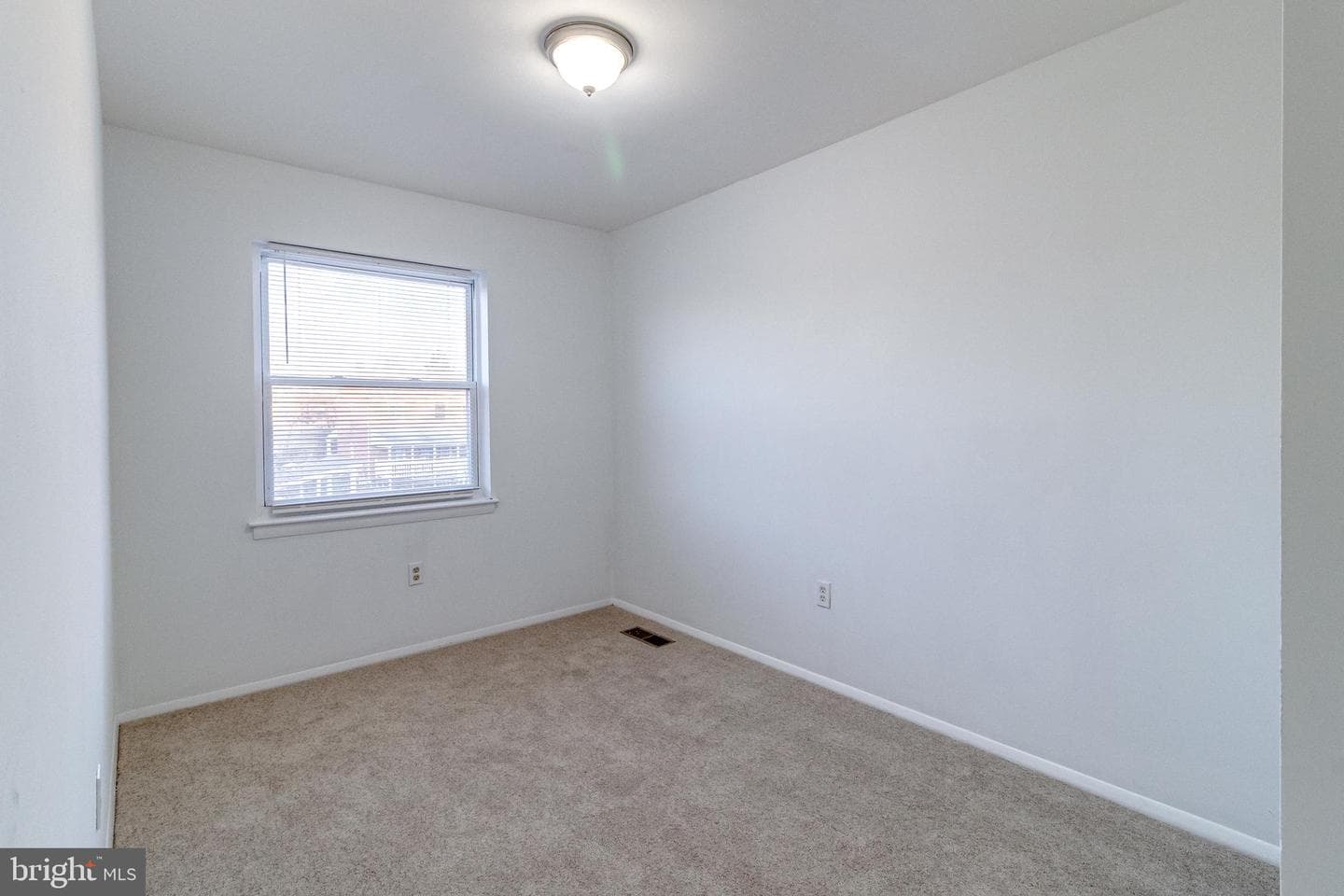783 Seawall Road photo 16