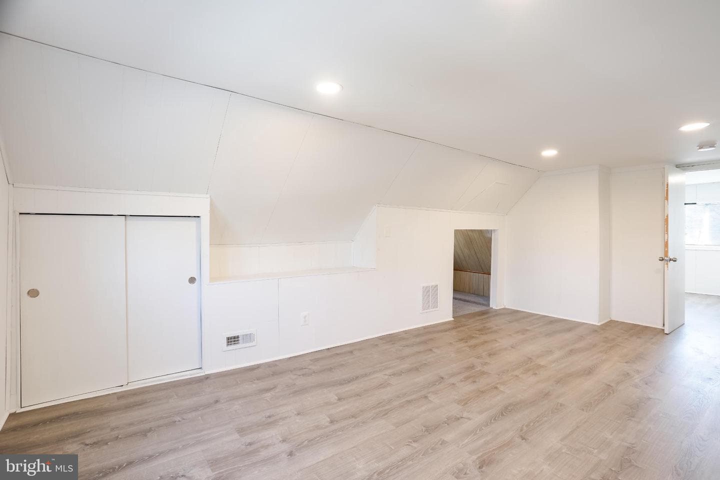 605 Mace Avenue photo 17