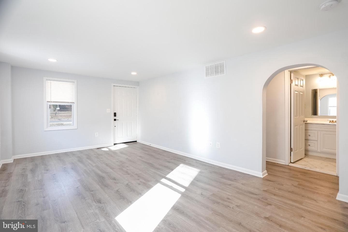 605 Mace Avenue photo 6