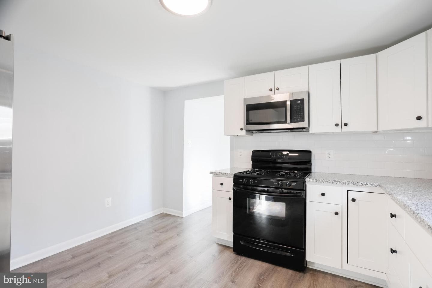 605 Mace Avenue photo 8