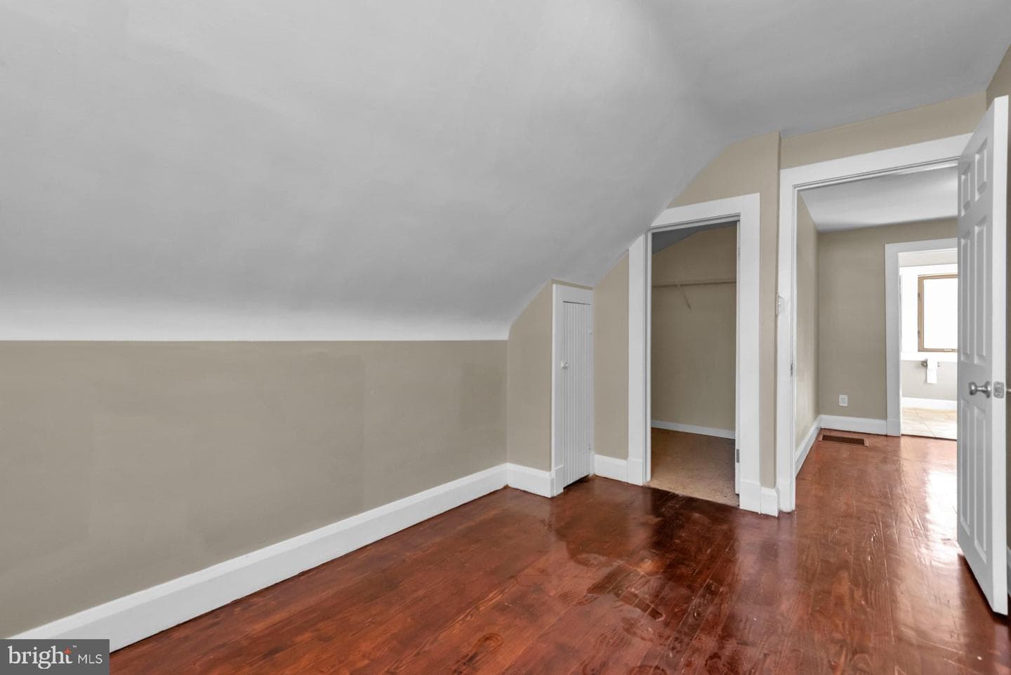 5701 Old Court photo 31