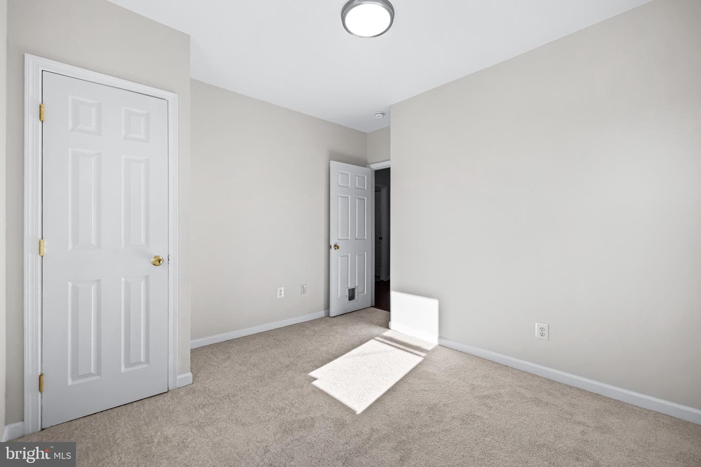 2601 Hillcrest Avenue photo 25