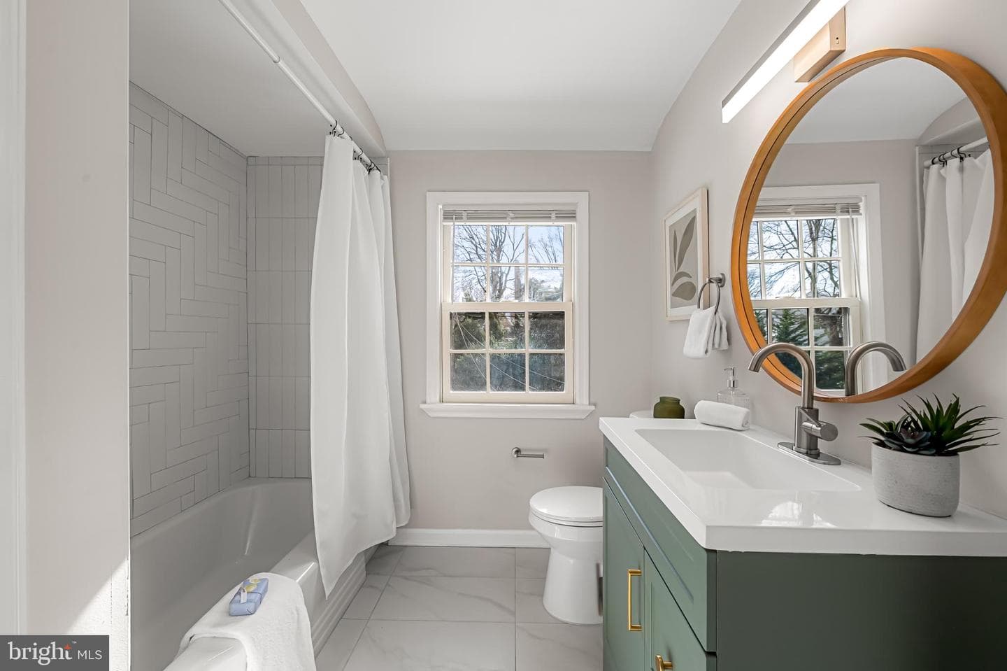 517 Worcester Road photo 29