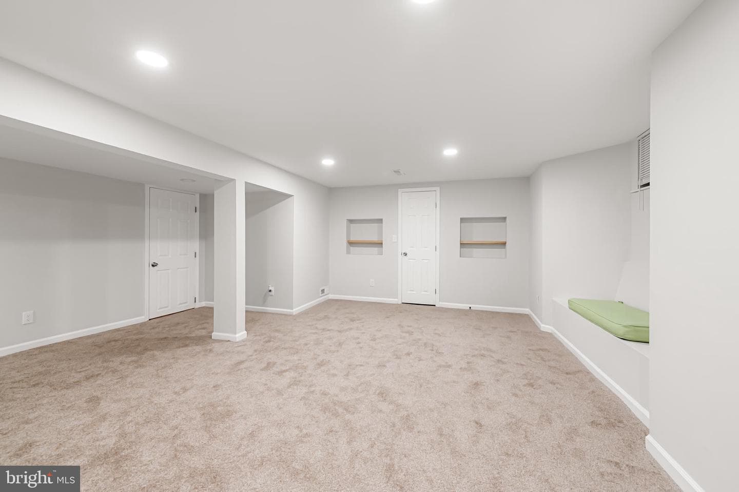 517 Worcester Road photo 31
