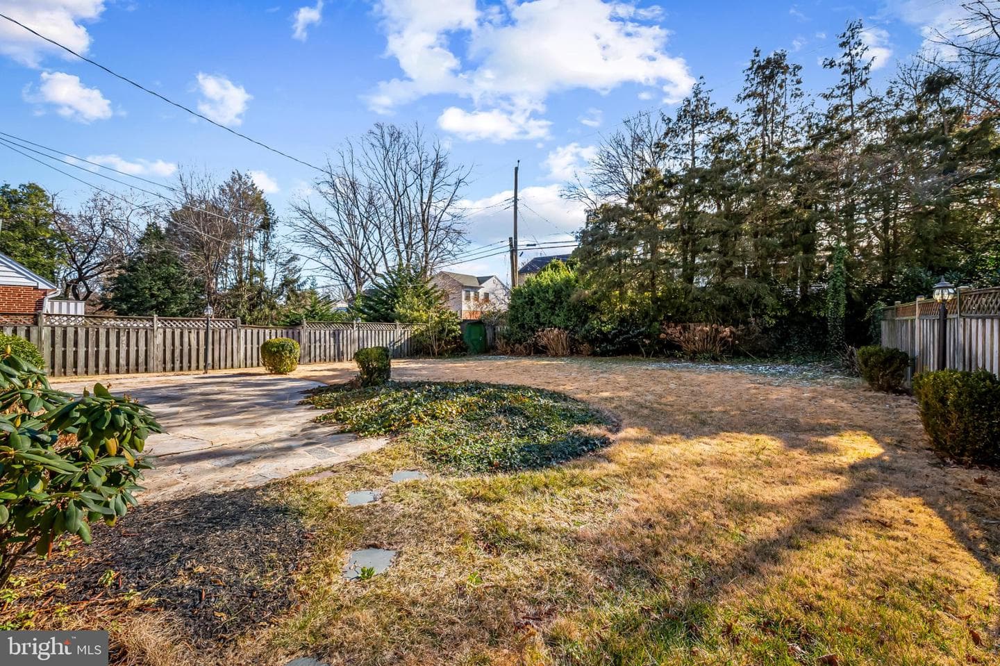 517 Worcester Road photo 33