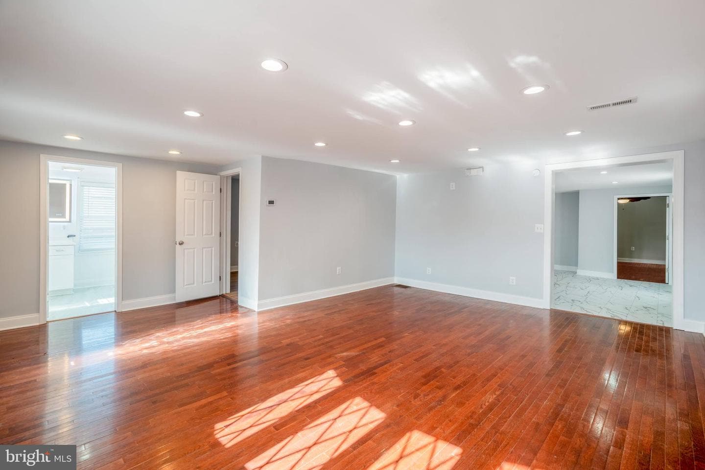 104 Ridge Avenue photo 11