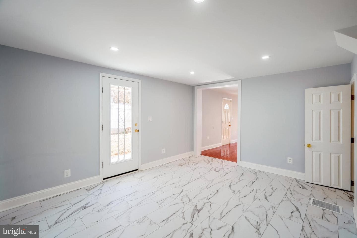 104 Ridge Avenue photo 24
