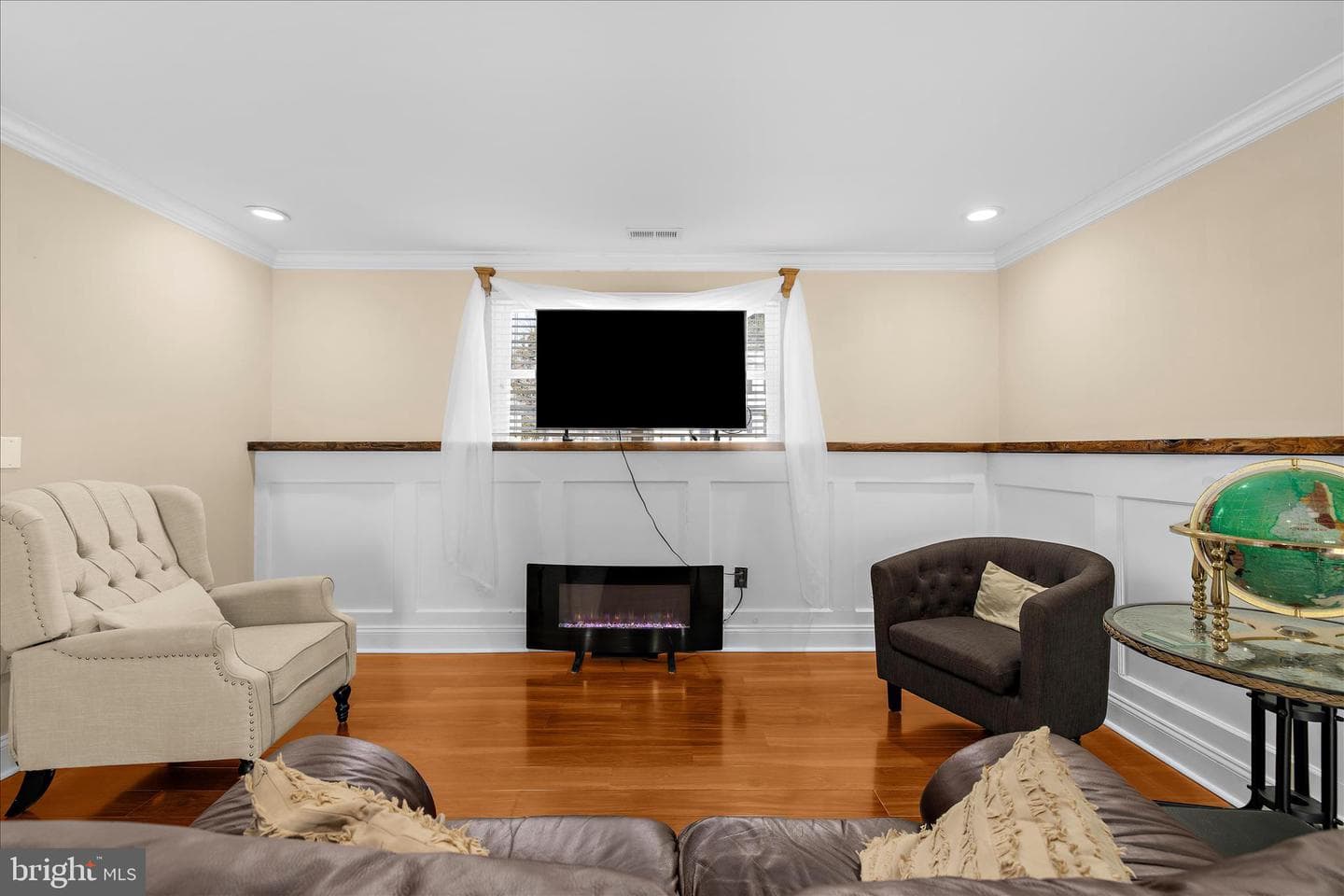 611 Bond Avenue photo 31