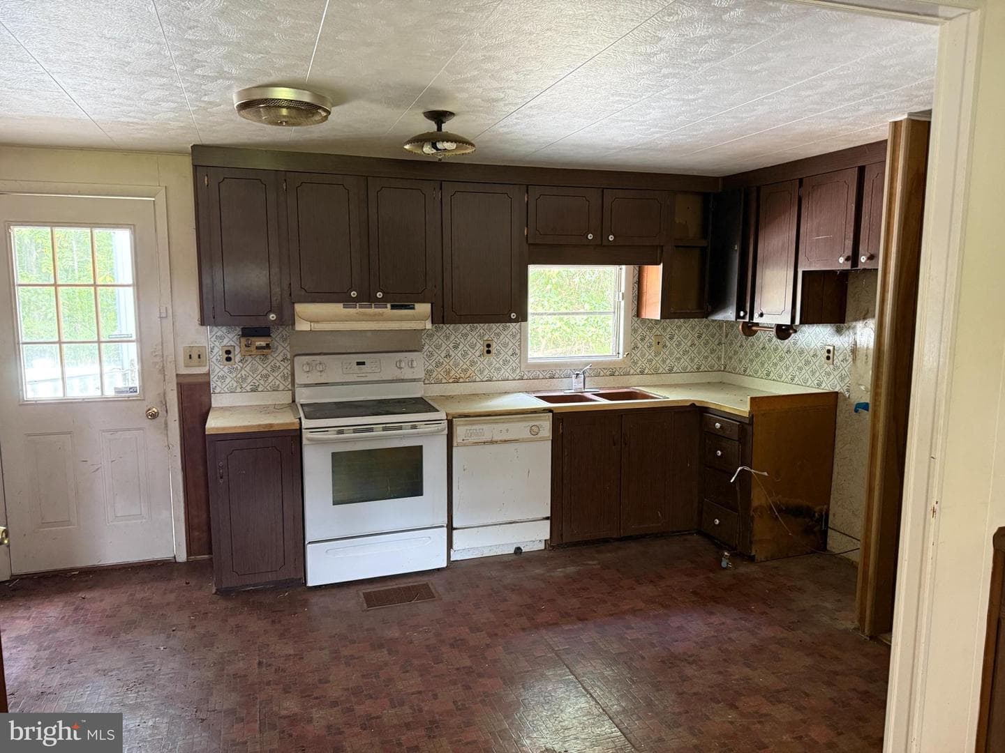 16338 Trenton Road photo 4