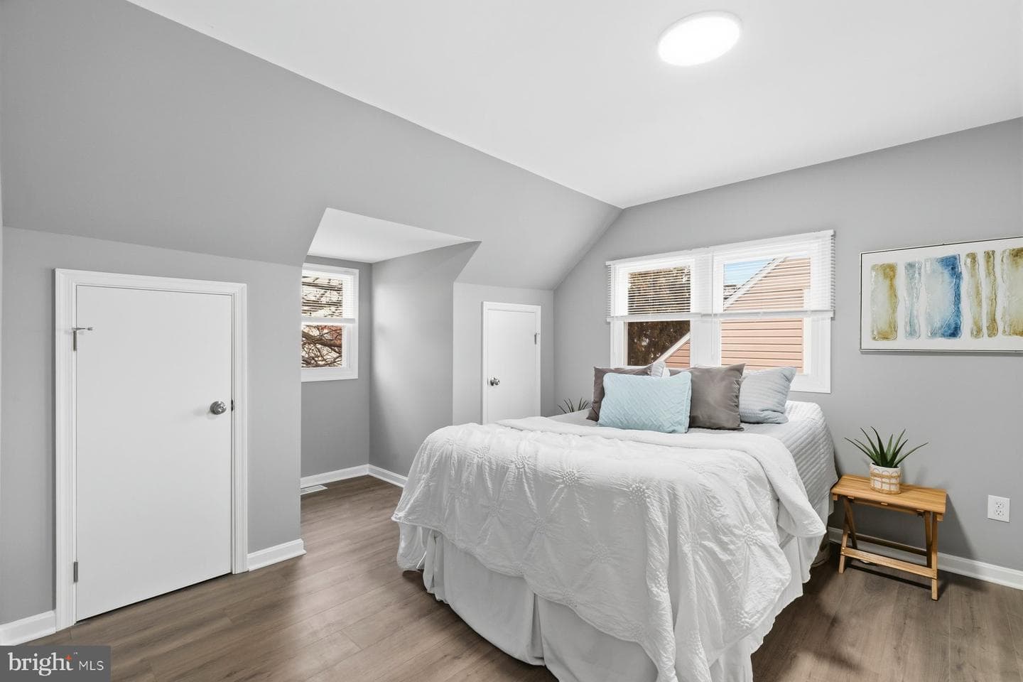 3145 Yorkway photo 11