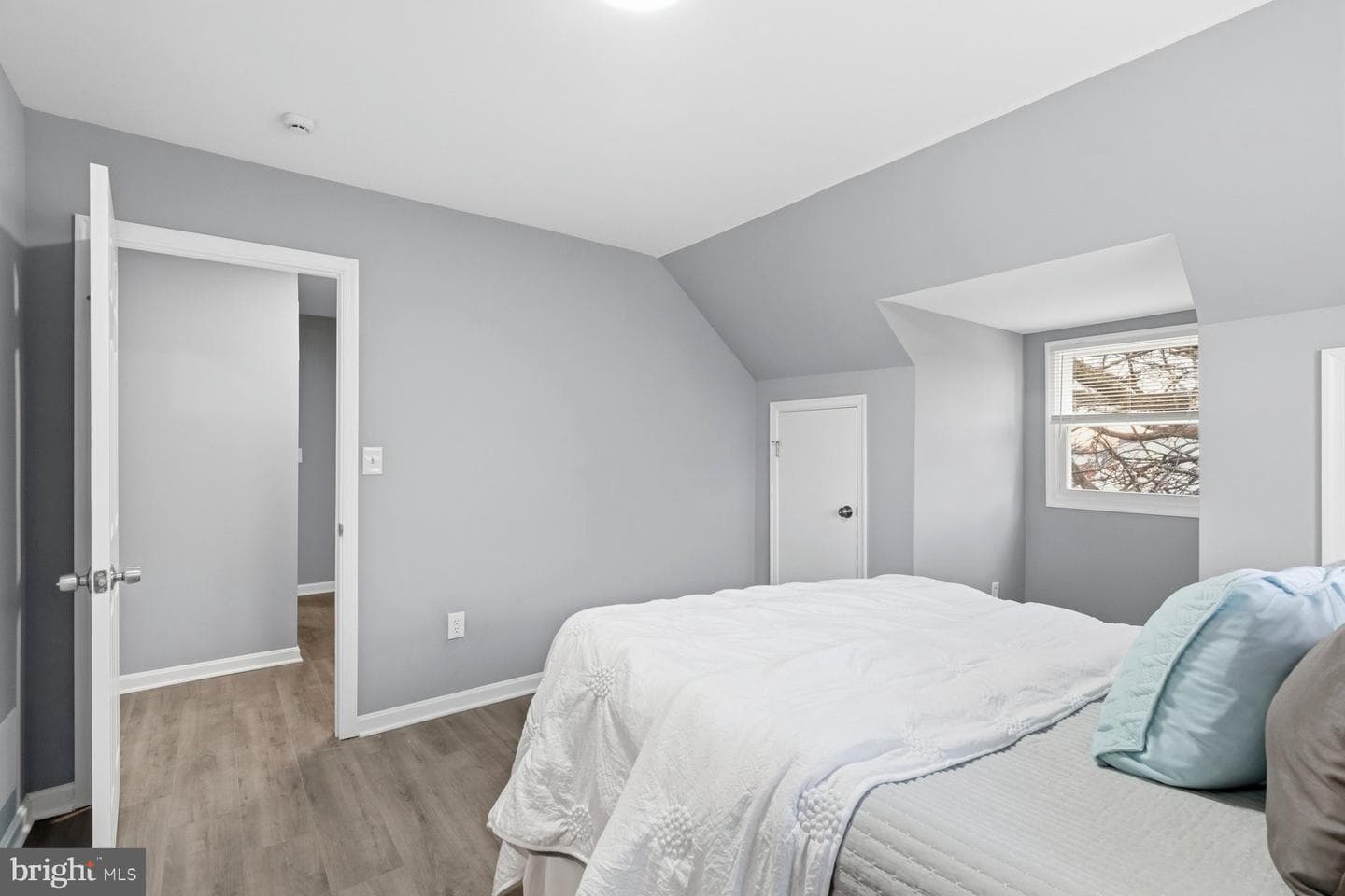 3145 Yorkway photo 12