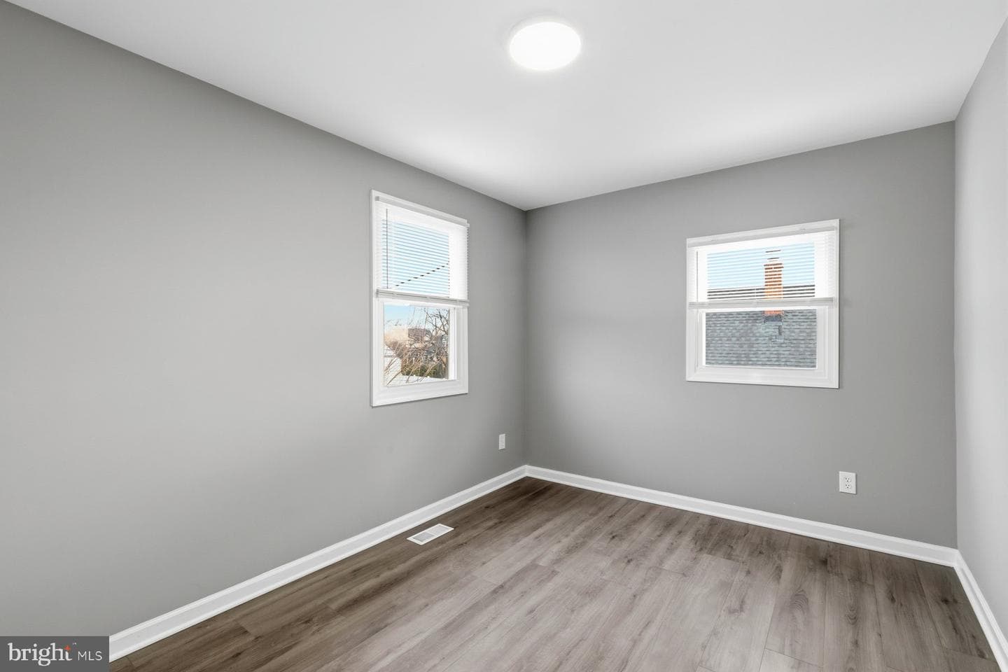 3145 Yorkway photo 20