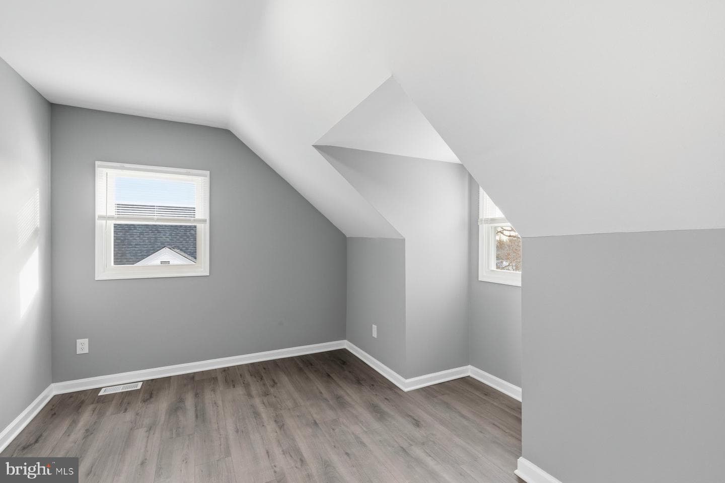 3145 Yorkway photo 22