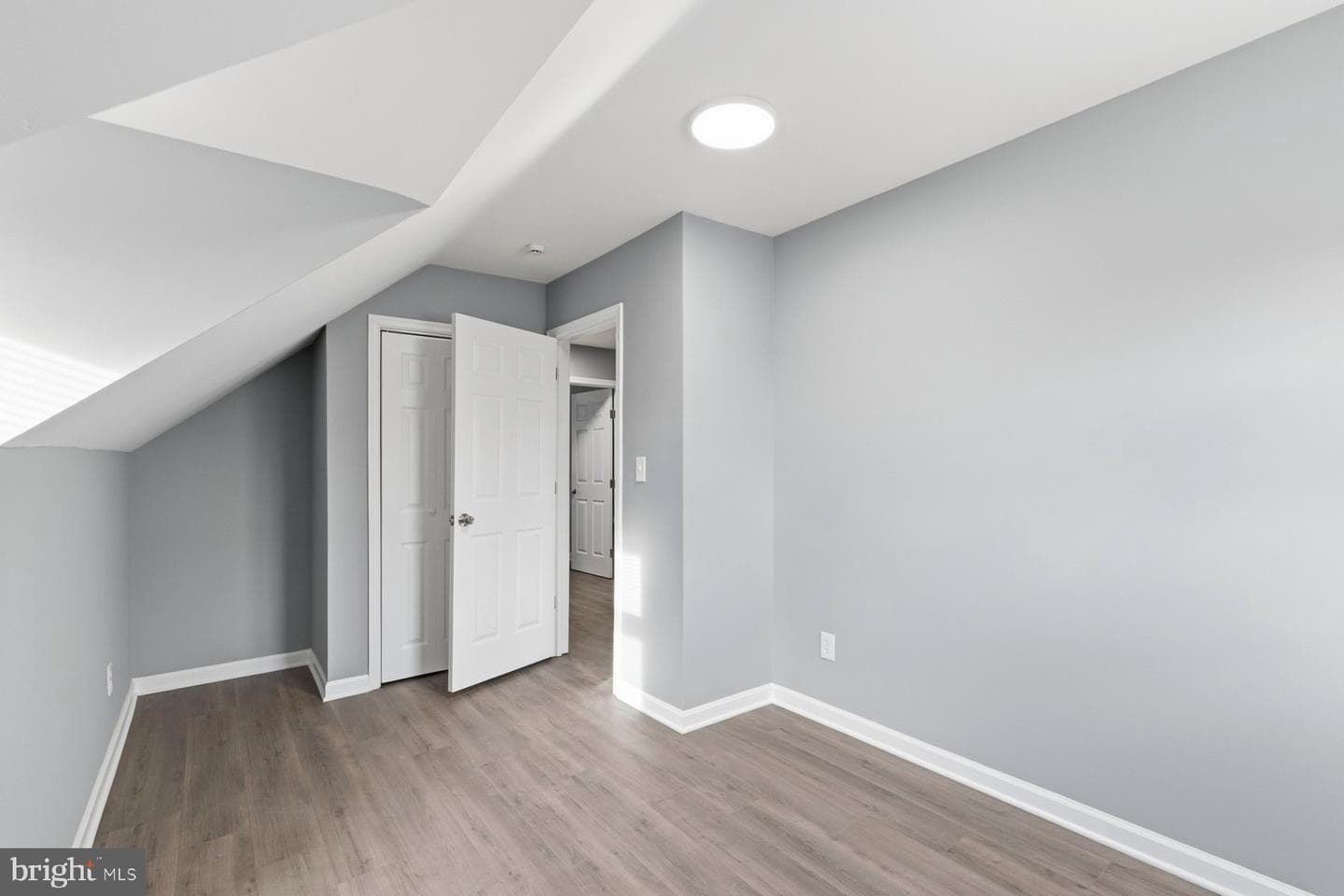 3145 Yorkway photo 23
