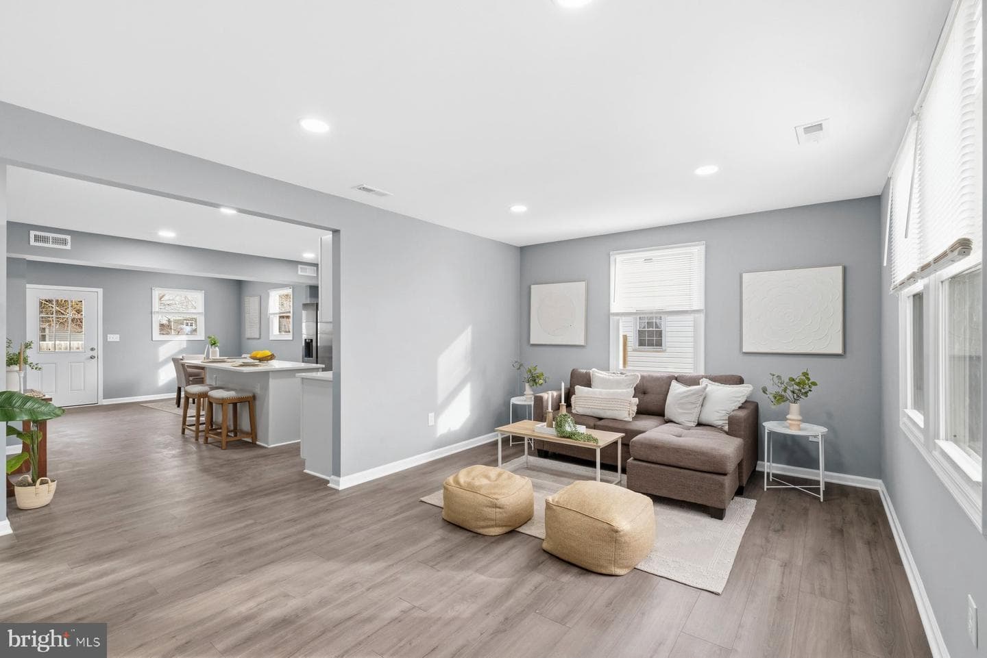 3145 Yorkway photo 8