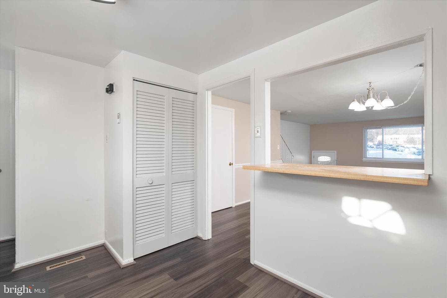 5657 Chelwynd Road photo 12