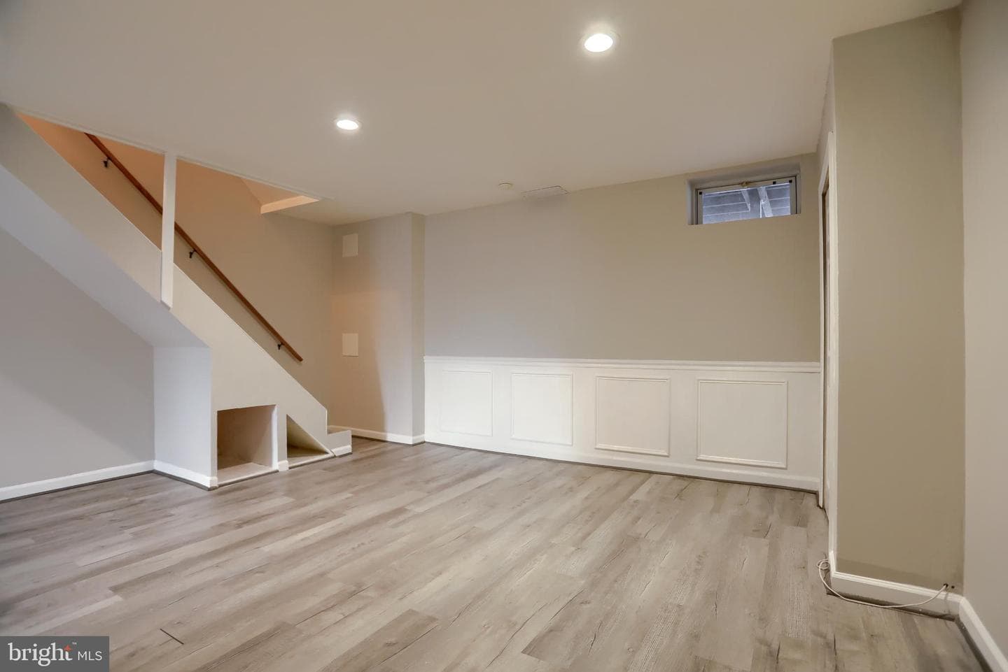 762 Seawall photo 19