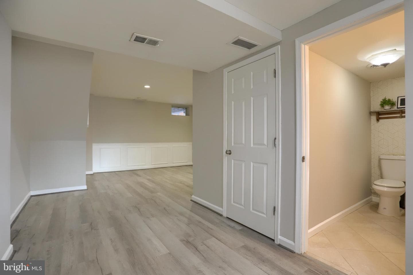 762 Seawall photo 23