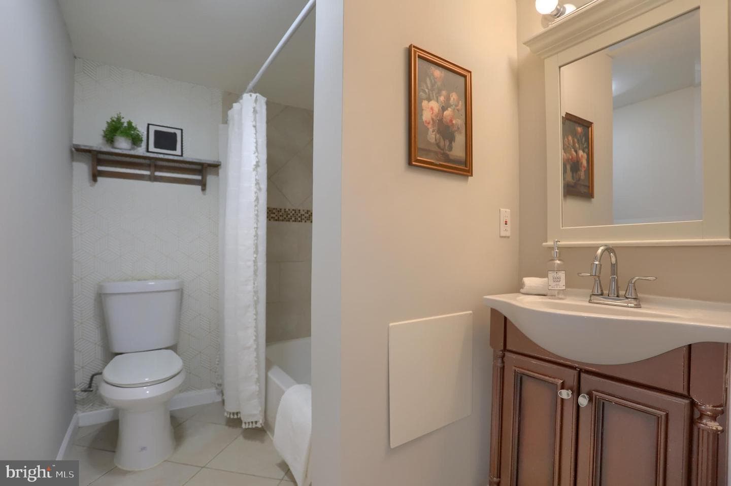 762 Seawall photo 24