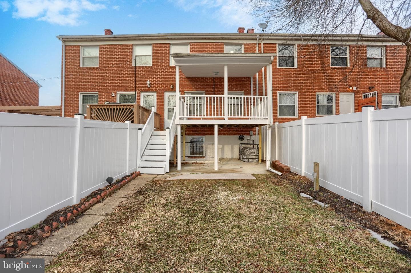 762 Seawall photo 31