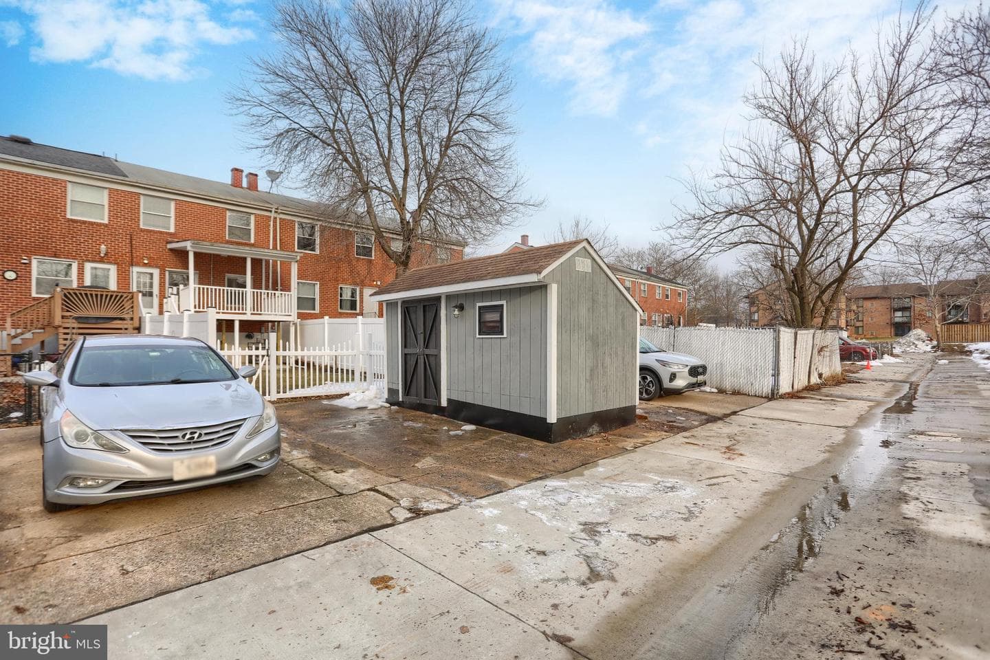 762 Seawall photo 32