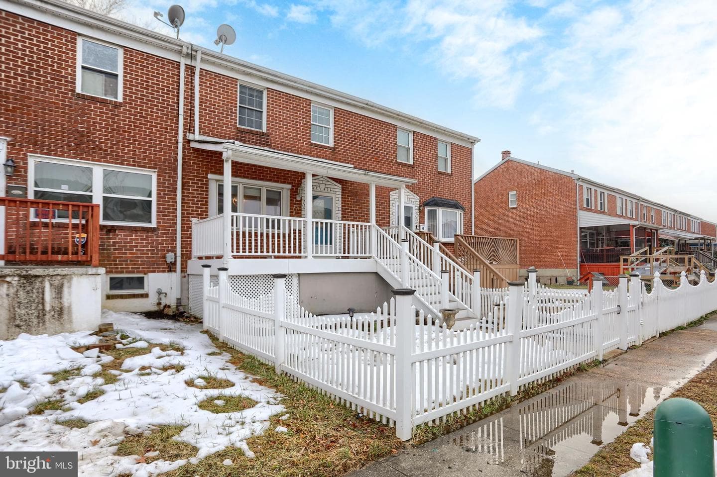 762 Seawall photo 35