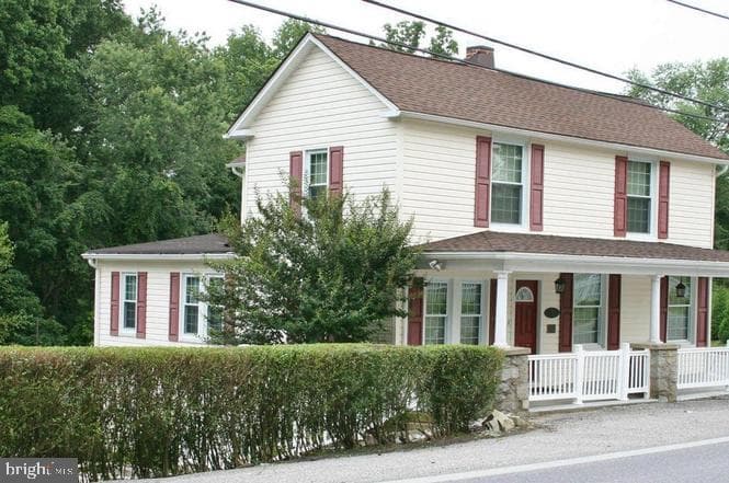 10529 Old Court Road, Woodstock