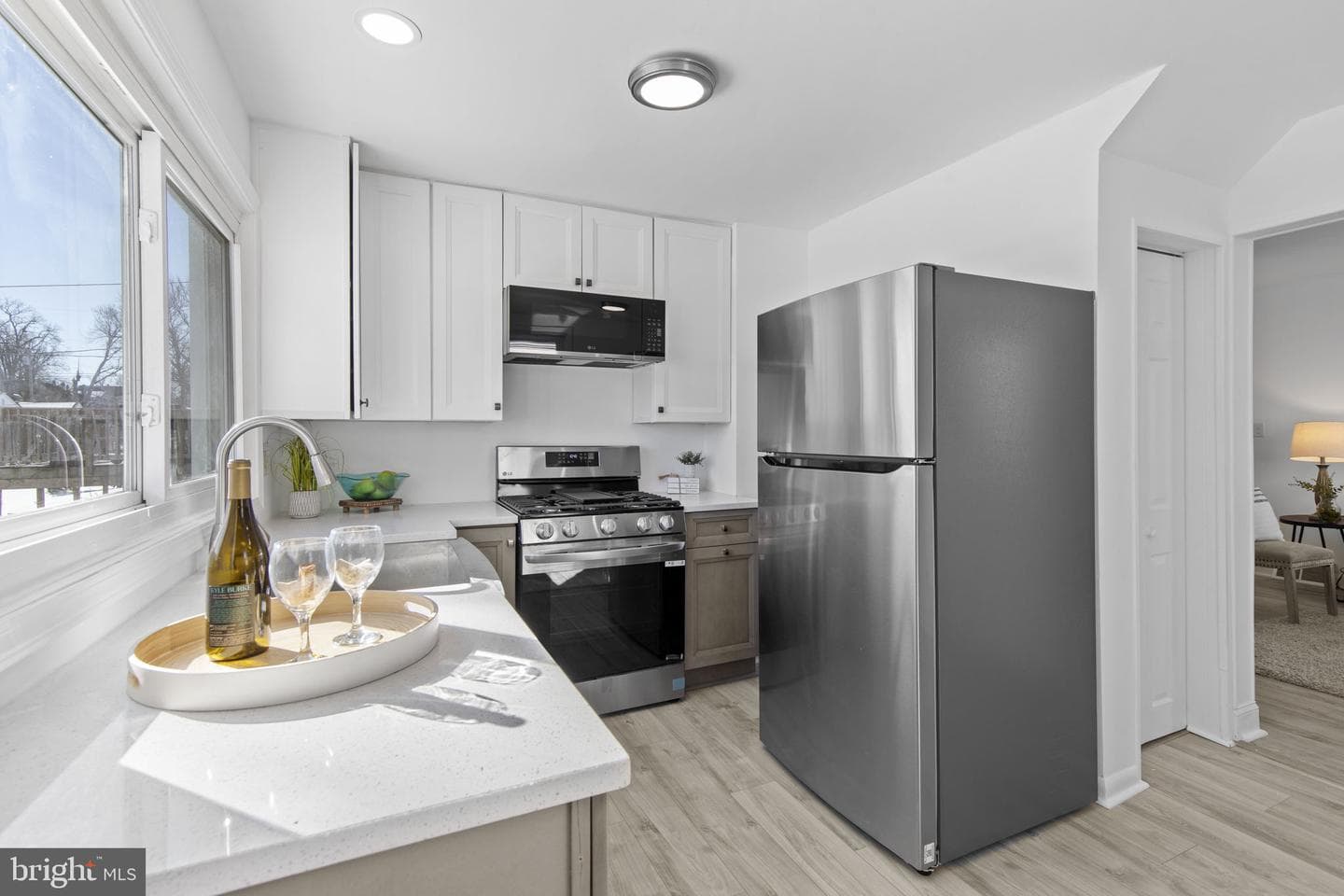 8105 Hillendale photo 11