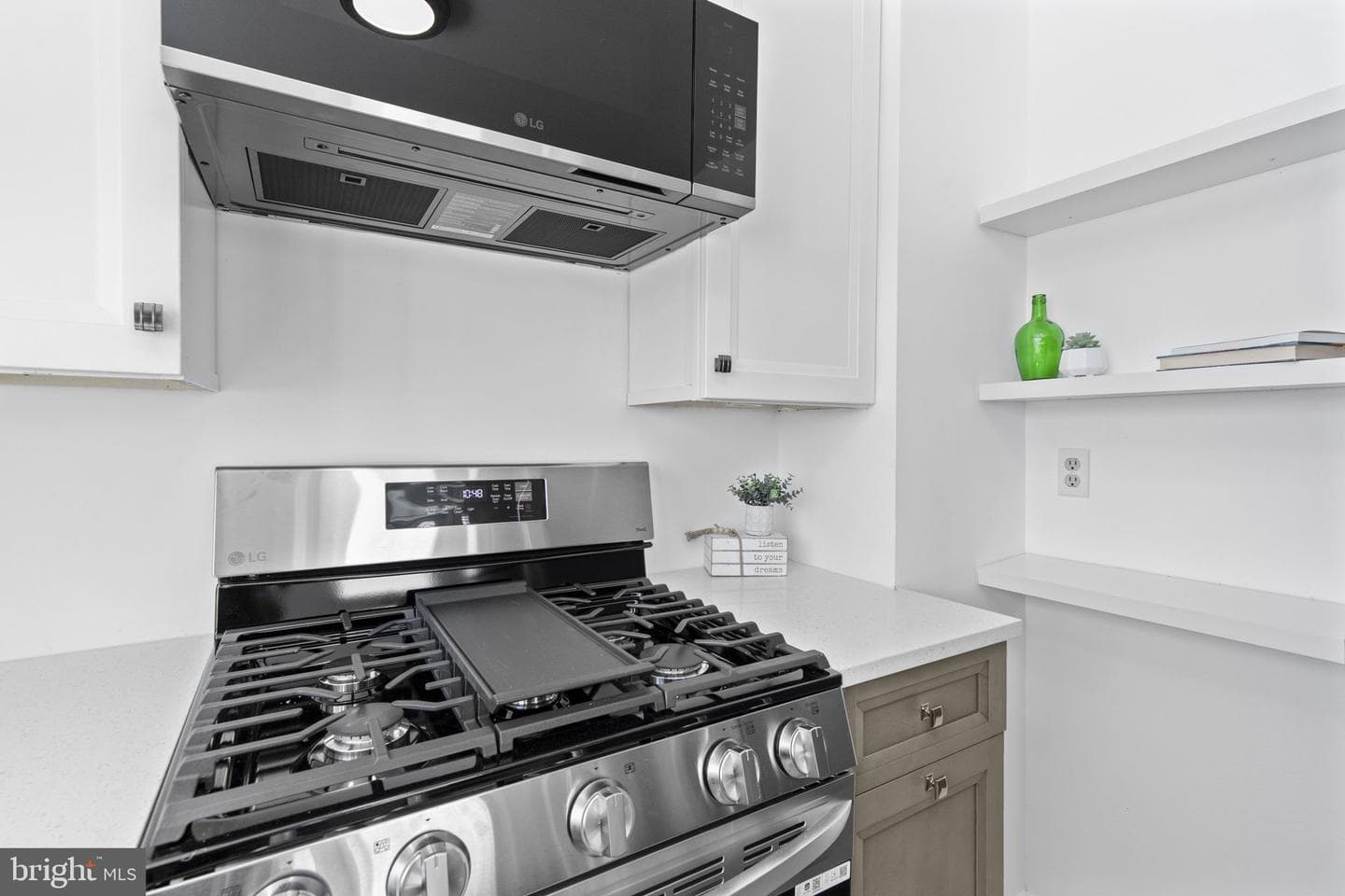 8105 Hillendale photo 12