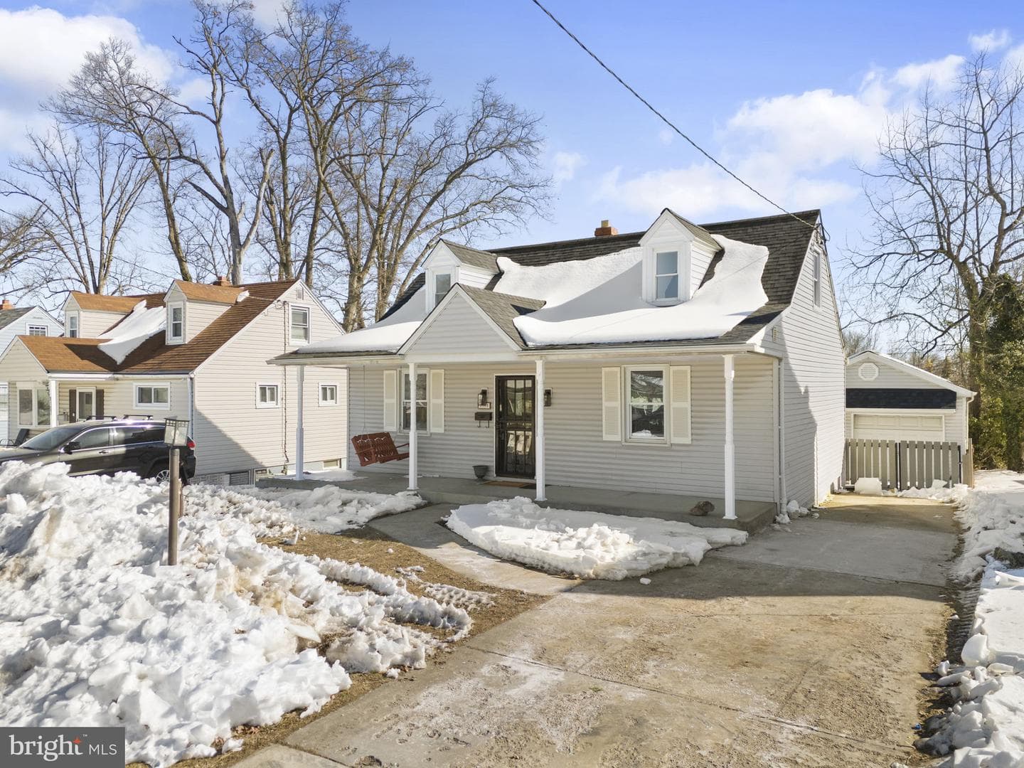 8105 Hillendale photo 2