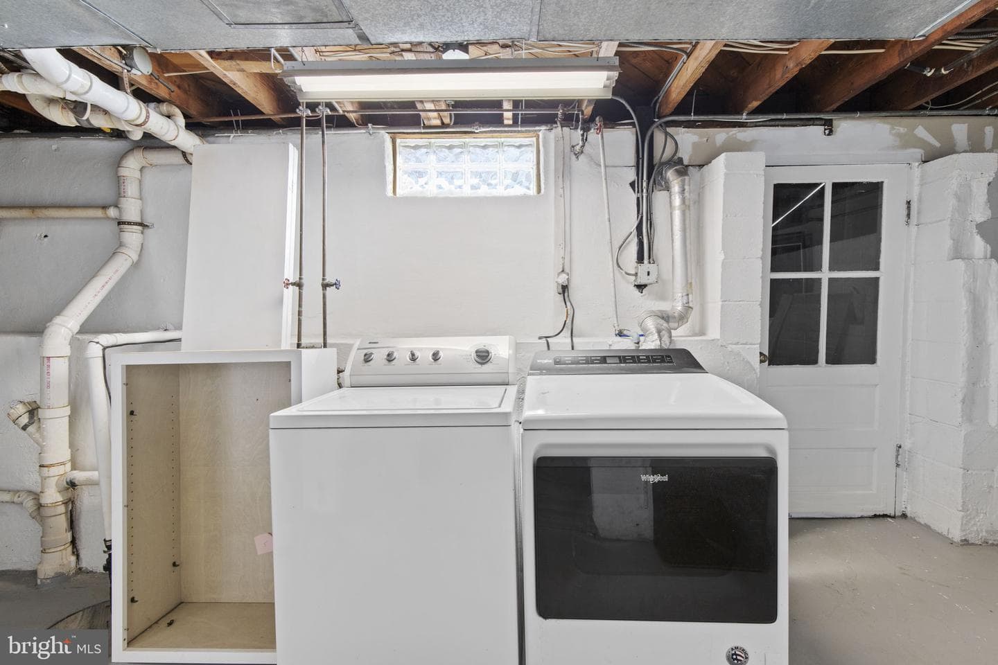 8105 Hillendale photo 32