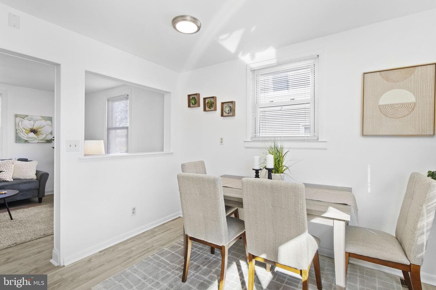 8105 Hillendale photo 8