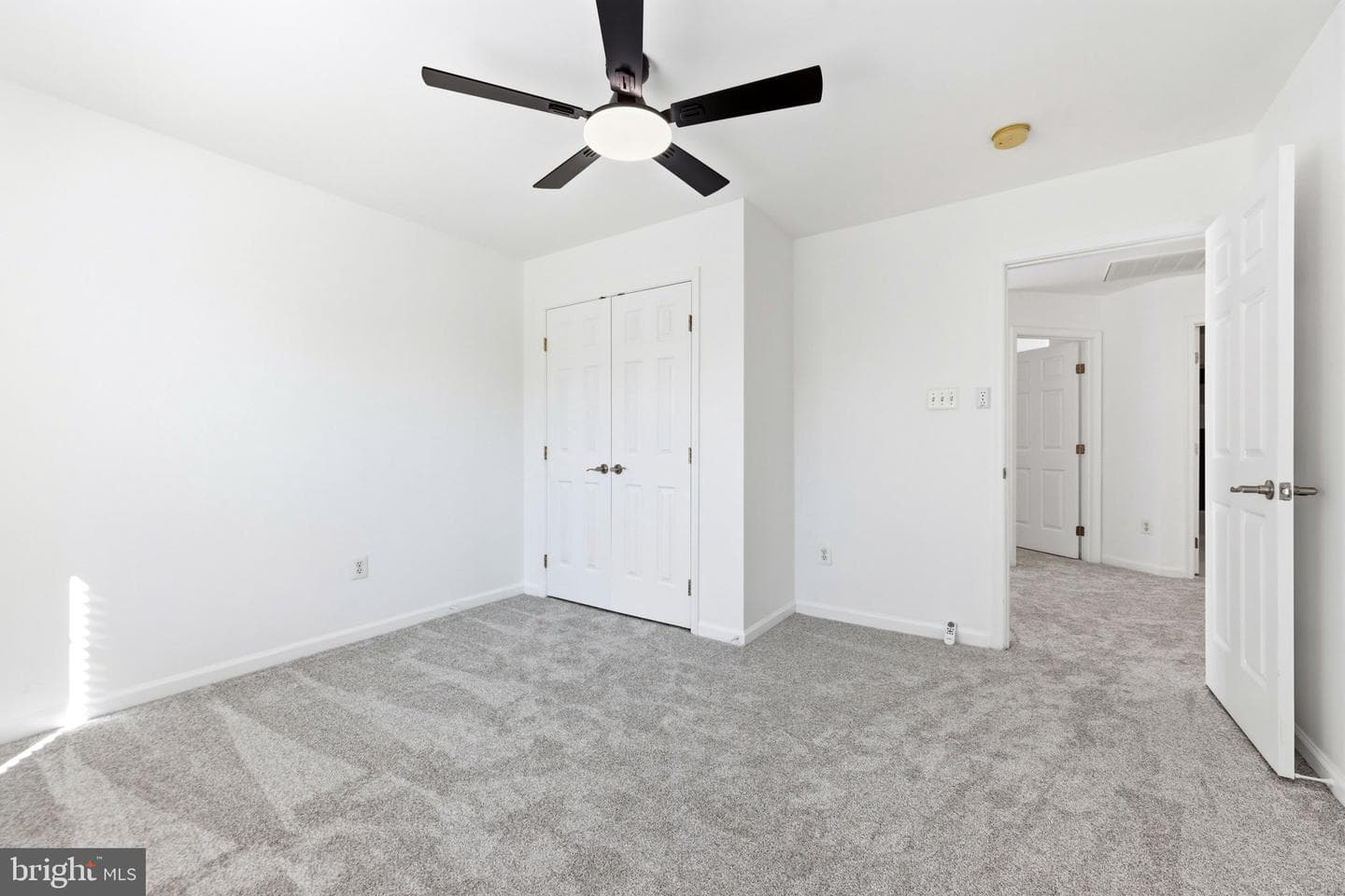 834 Crystal Palace Court photo 30